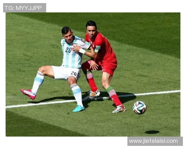 足球场上的绅士风范犯规最少的球员与足球明星的完美结合